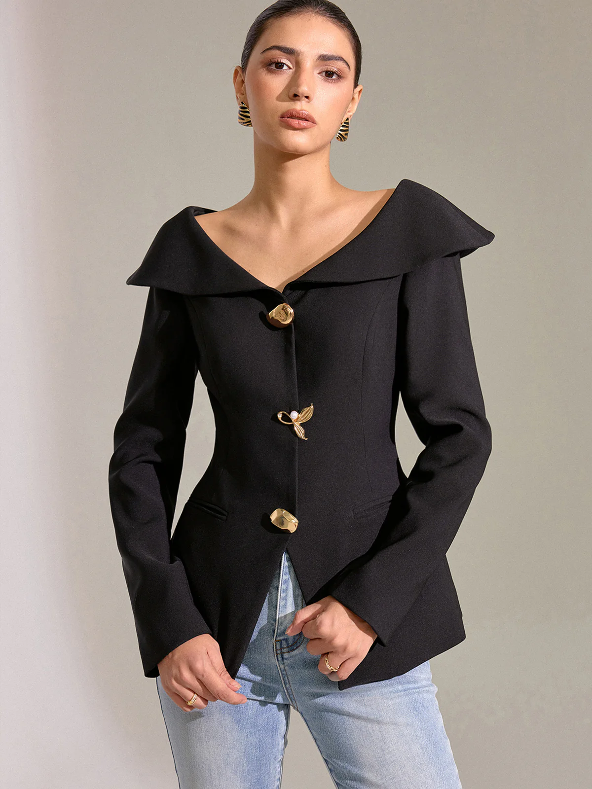 Large Lapel Off-Shoulder Blazer - Image 3