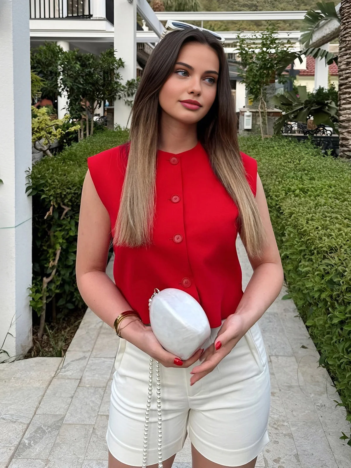 Leisure Sleeveless Button Vest - Image 2