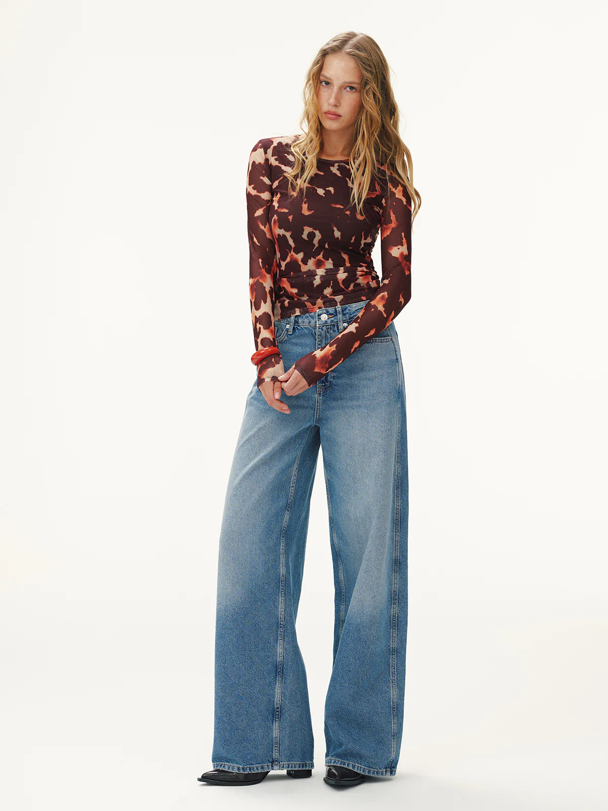 Leopard Print Mesh Fitted Long-Sleeve Top - Image 3