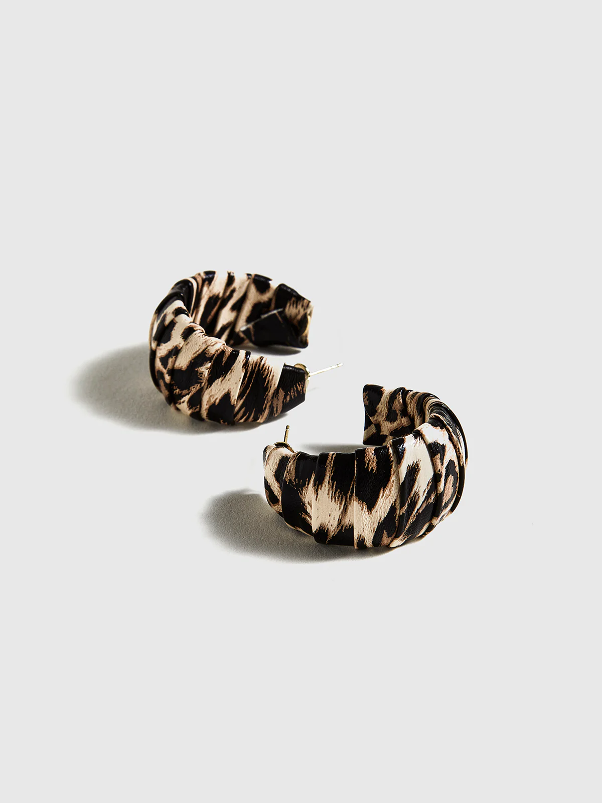 Leopard Printed C-Shape Stud Hoop Earrings - Image 3