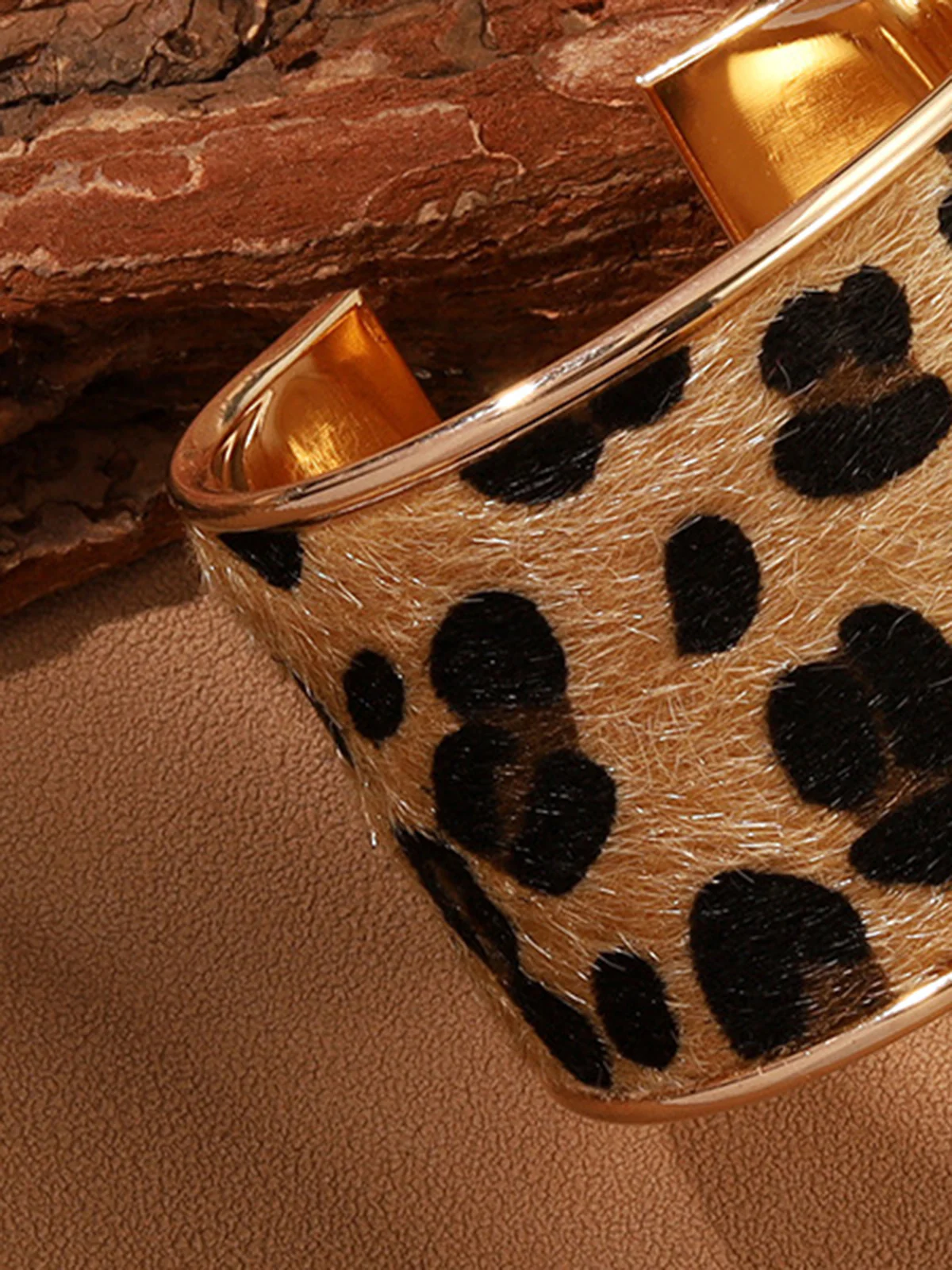Leopard Printed Tunnel Open Bracelet - Image 3