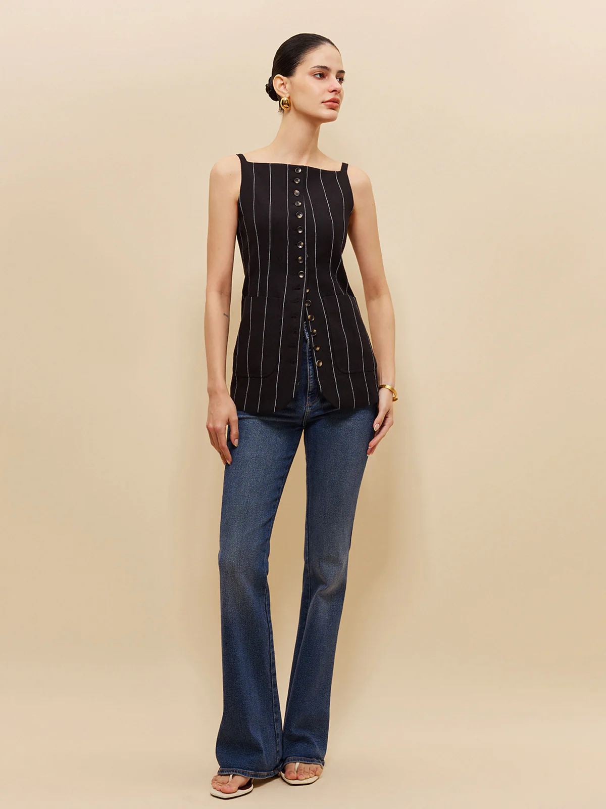 Linen & Cotton Sleeveless Buttoned Vest - Image 4