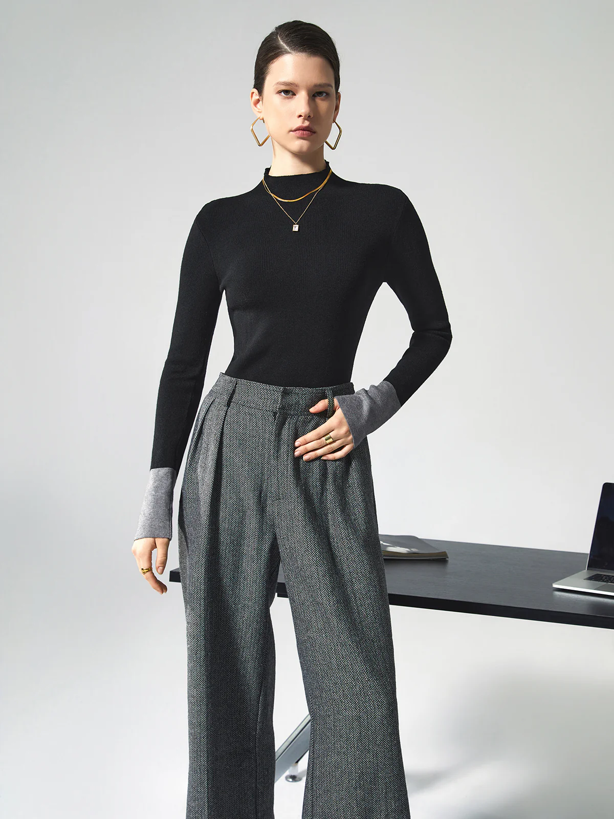 Long Sleeve Contrast Cuff Knit Top - Image 2
