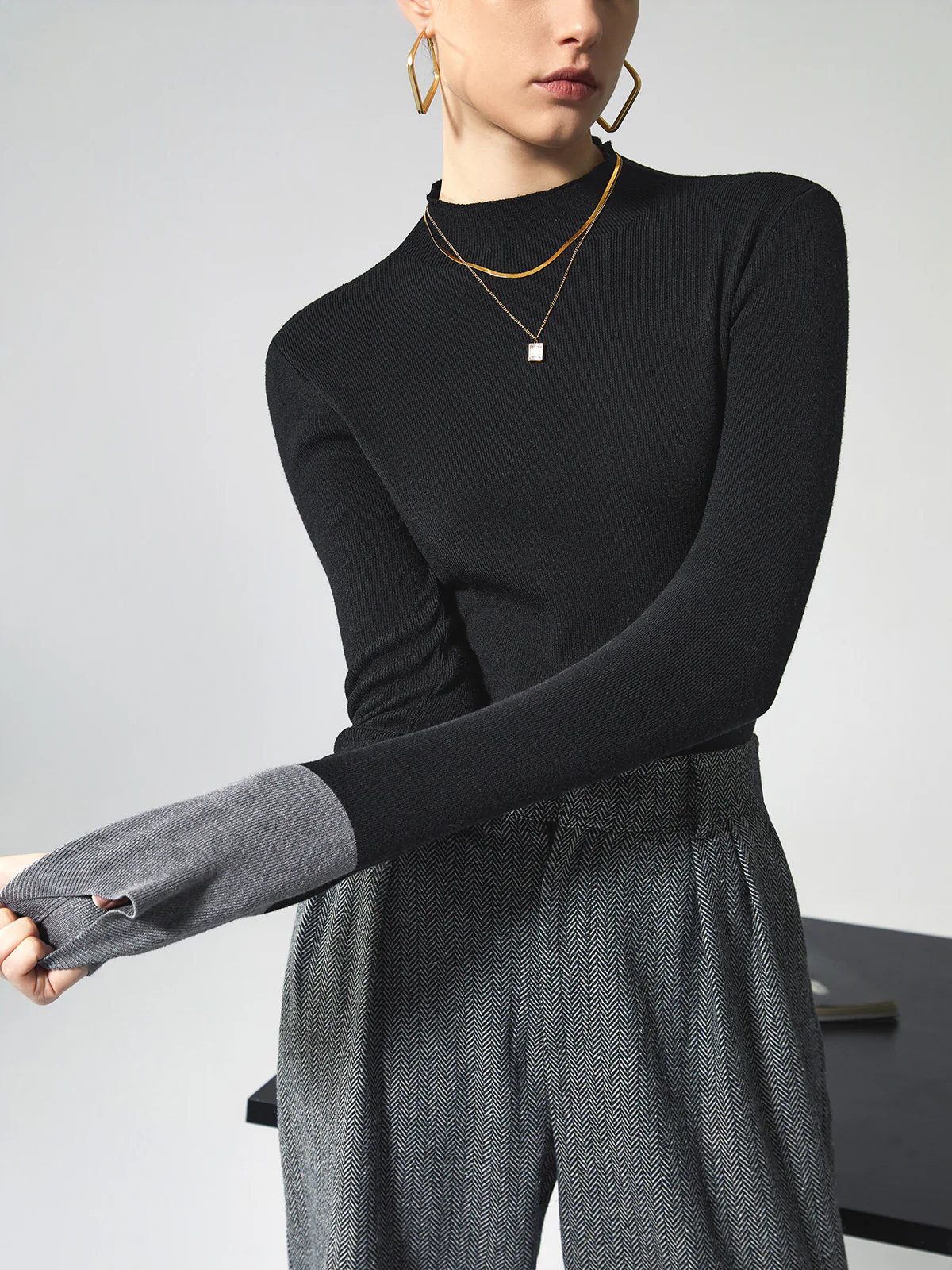 Long Sleeve Contrast Cuff Knit Top - Image 4
