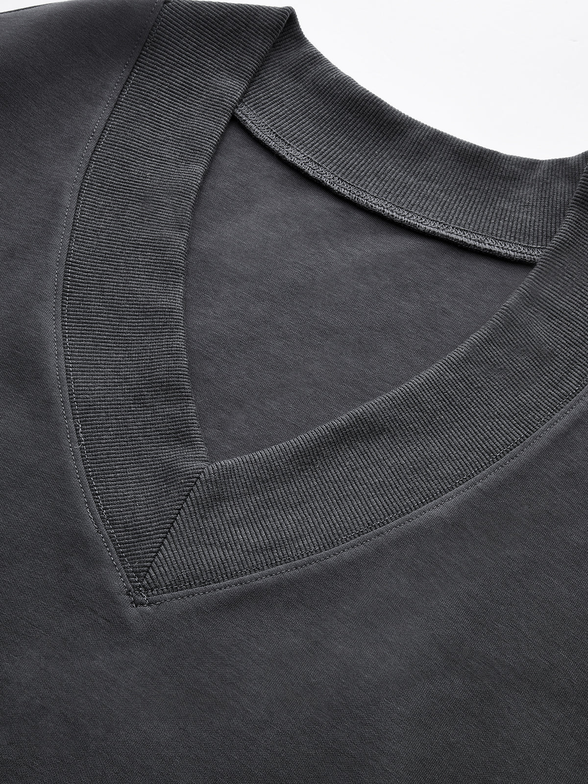 Long Sleeve V-Neck Cropped Sweatshirt - Image 4