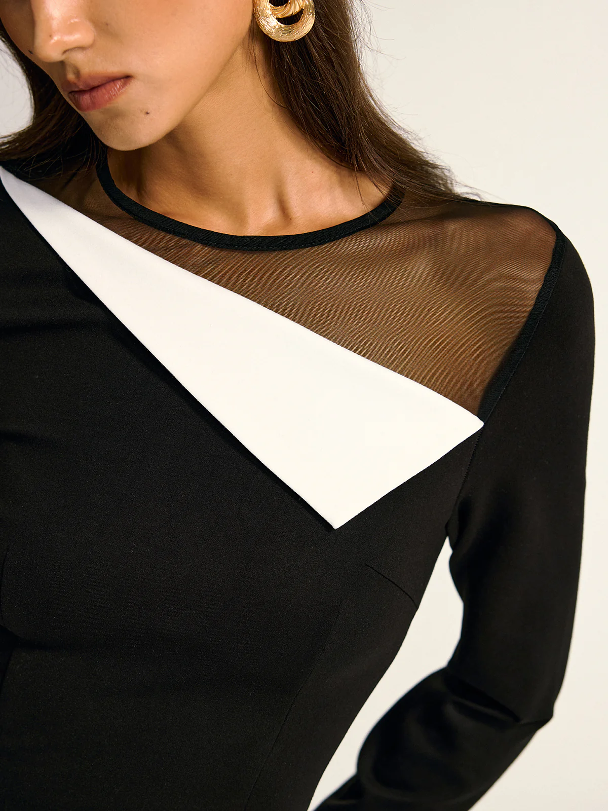 Mesh Neck Contrast Panel Asymmetrical Blouse - Image 3
