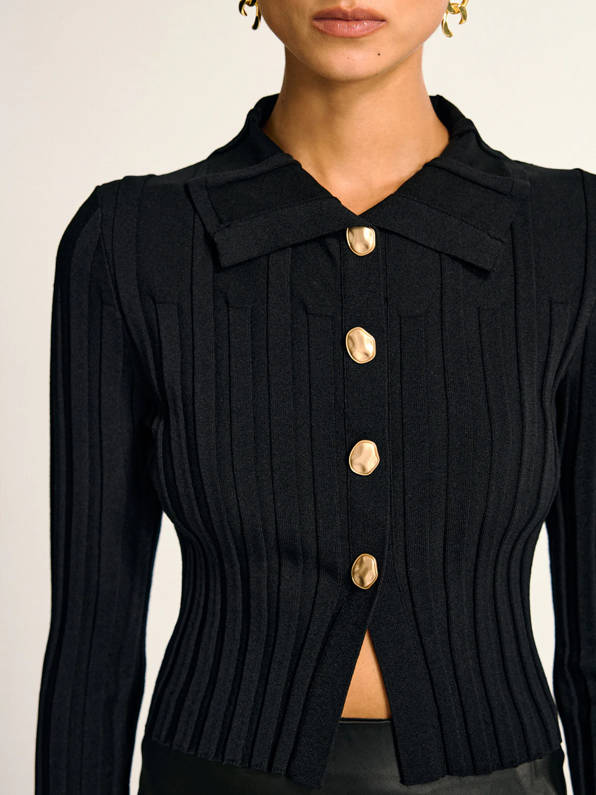 Metal Button Fitted Collared Knit Top - Image 4