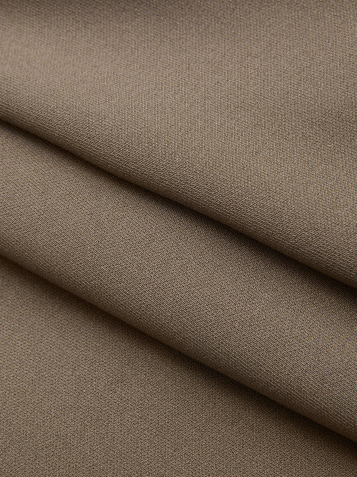 Metal Button Mid-Waist Pleated Shorts - Image 3