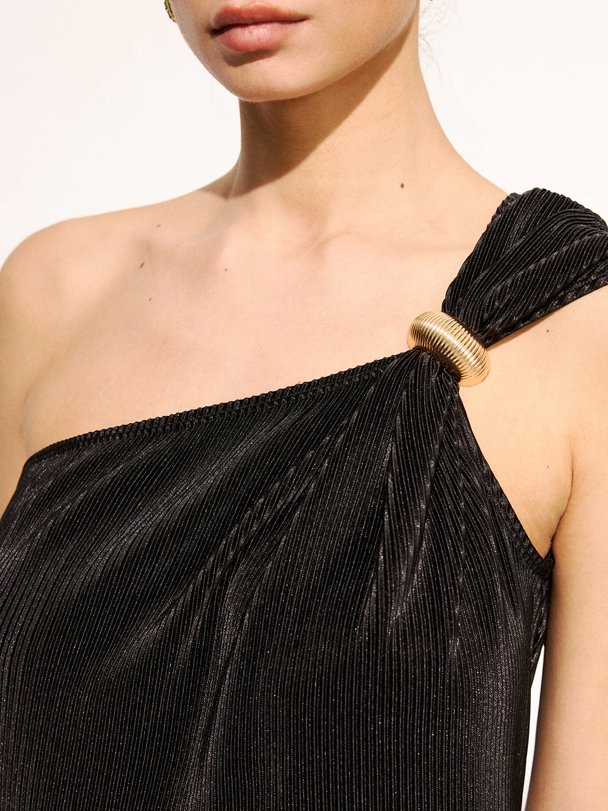 Metal Decor Textured One Shoulder Tank Top - Image 5