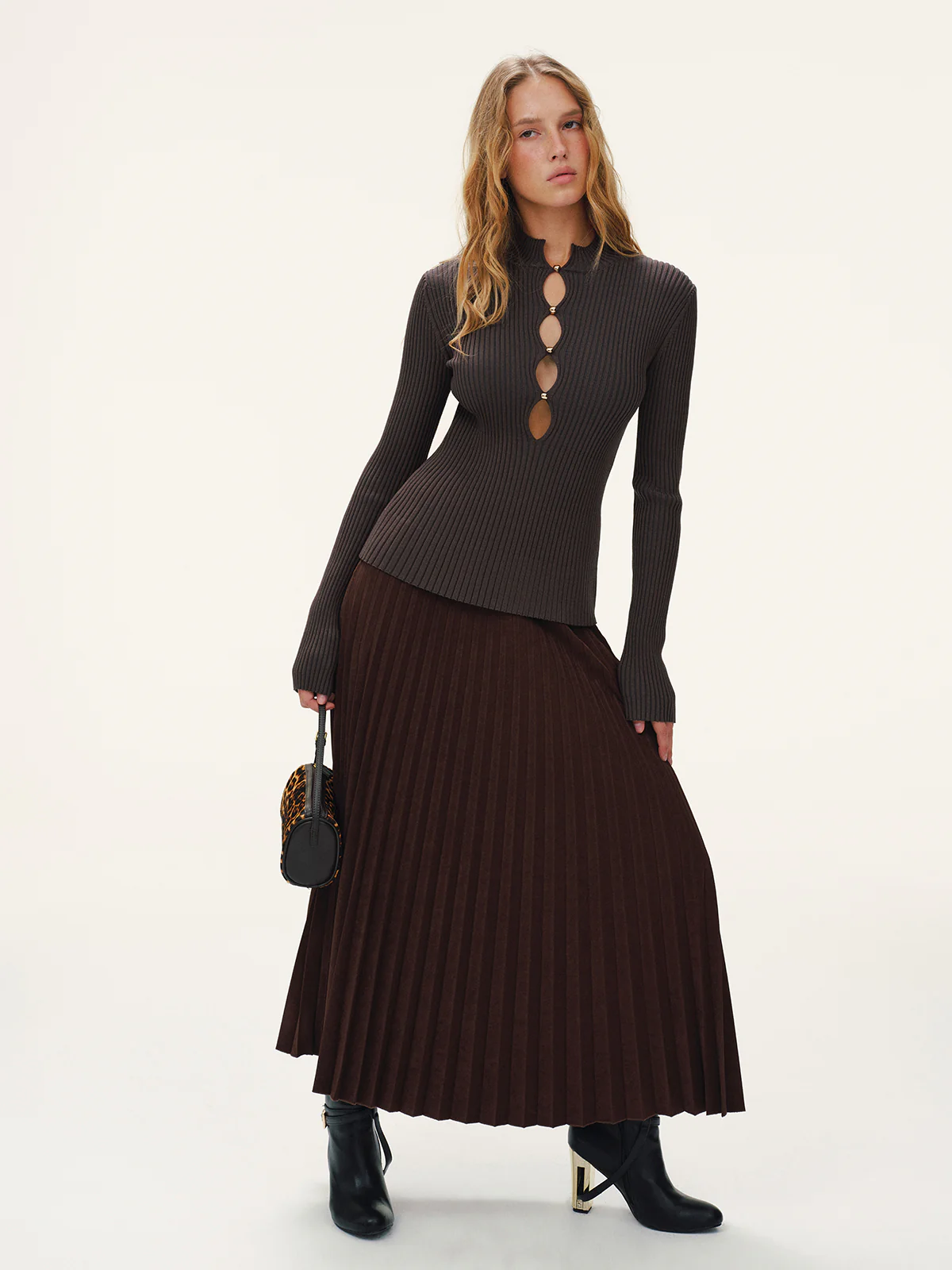 Metal Detail Cut-Out Mock Neck Fitted Sweater - Image 4