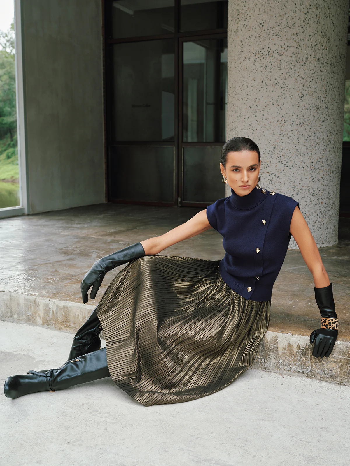 Metal Detail Turtleneck Sleeveless Knit Vest - Image 6