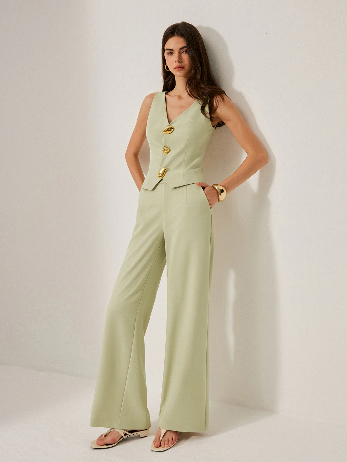 Metal Detail V-Neck Sleeveless Vest - Image 6