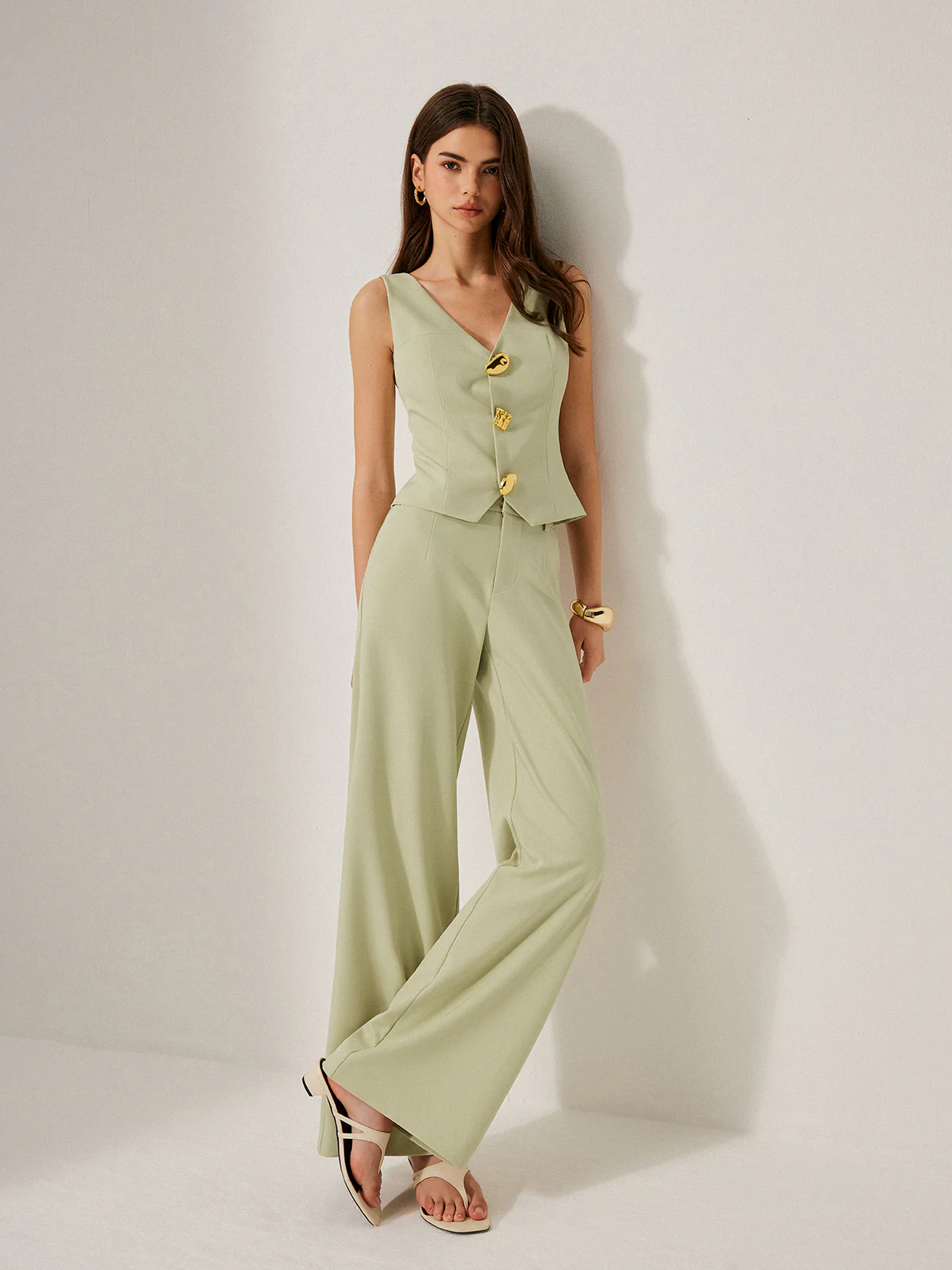 Metal Detail V-Neck Sleeveless Vest - Image 7