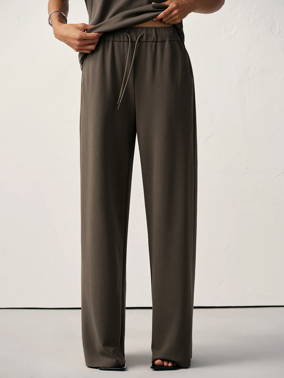 Mid-Waist Drawstring Sweatpants - Image 4