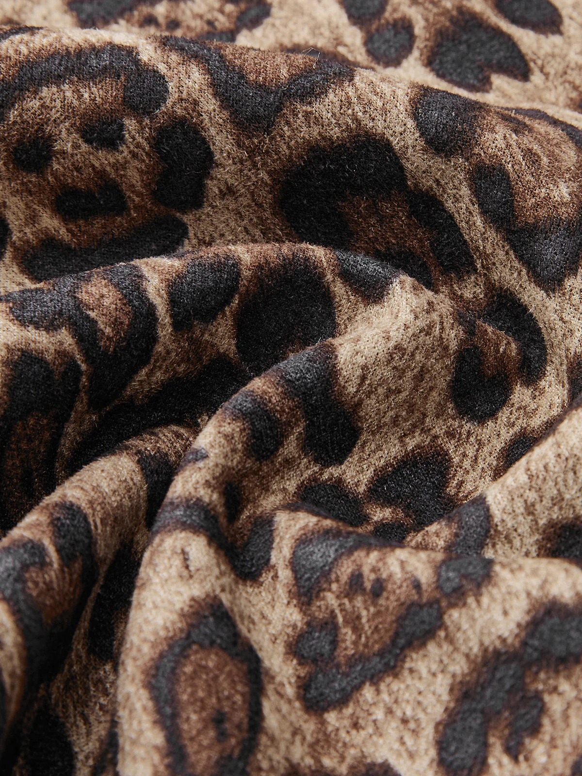 Mid-Waist Leopard Printed Skirt - Image 4