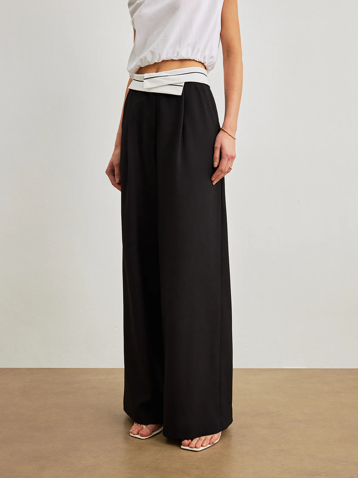 Mid-Waist Pants With Pockets & Contrast Waistband - Image 3