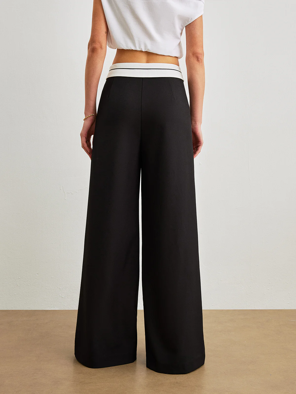 Mid-Waist Pants With Pockets & Contrast Waistband - Image 6
