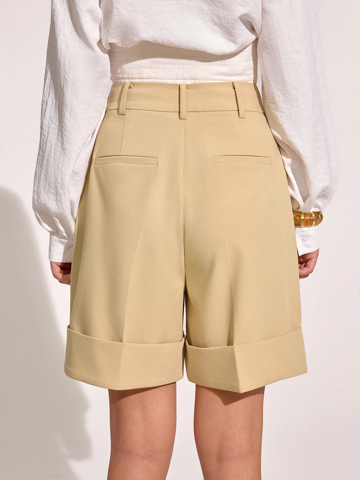 Pocket Mid-Waist Pleated Cuffed Shorts - Image 7