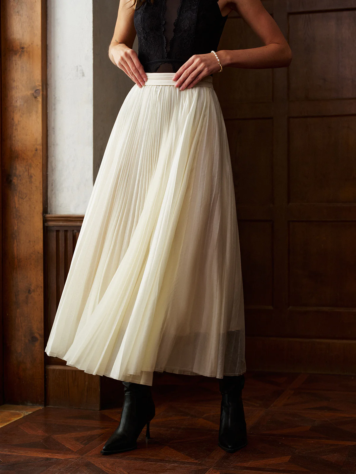 Mid-Waist Pleated Flowy Skirt - Image 3