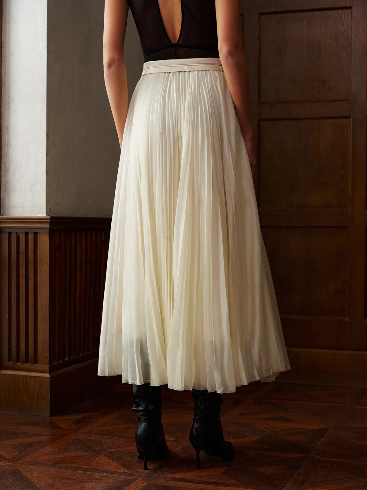Mid-Waist Pleated Flowy Skirt - Image 4