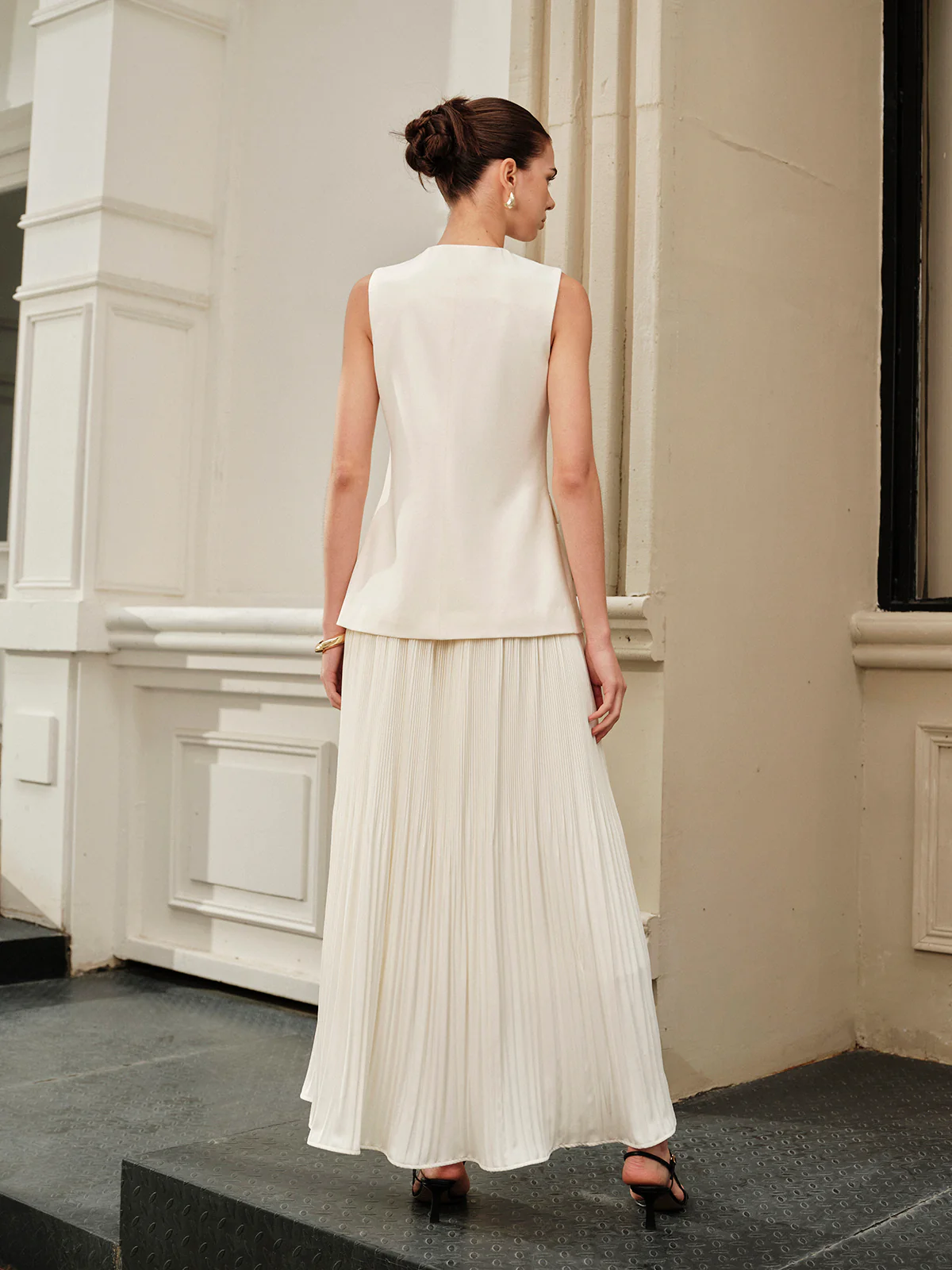 Mid-Waist Pleated Skirt - Image 4