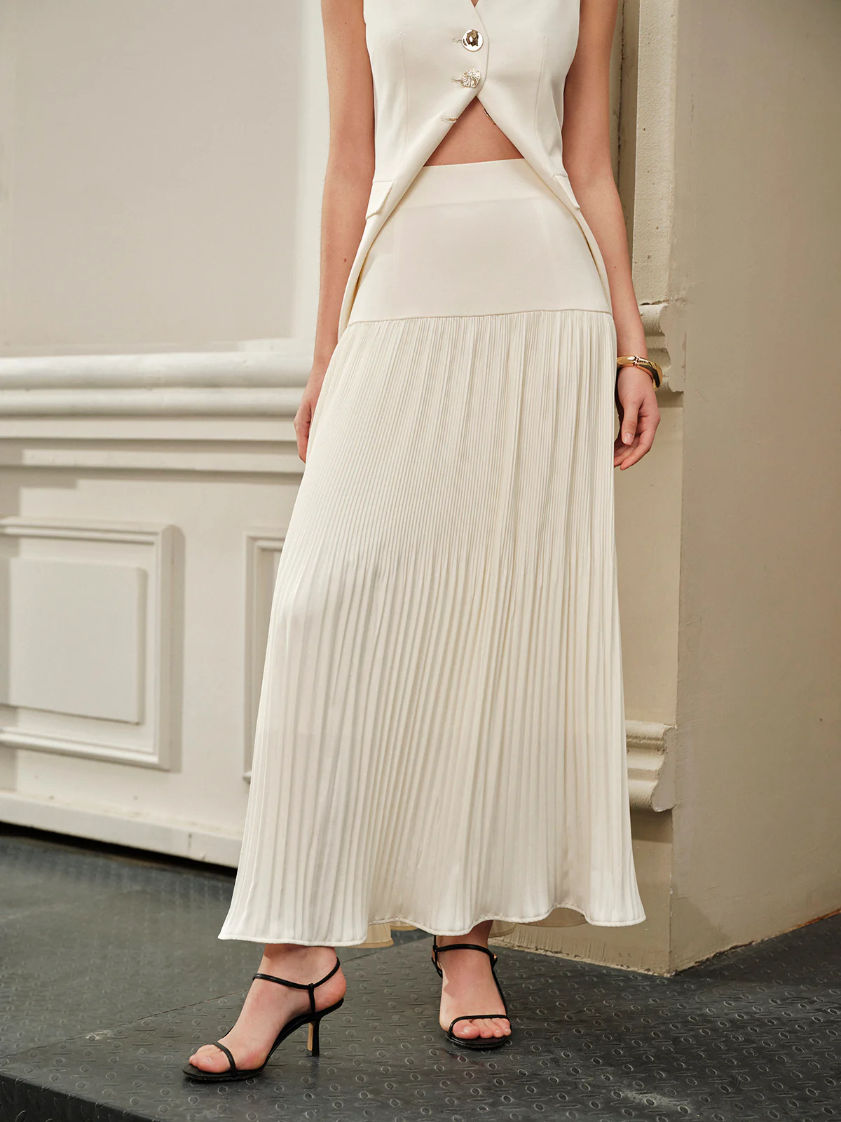 Mid-Waist Pleated Skirt - Image 5