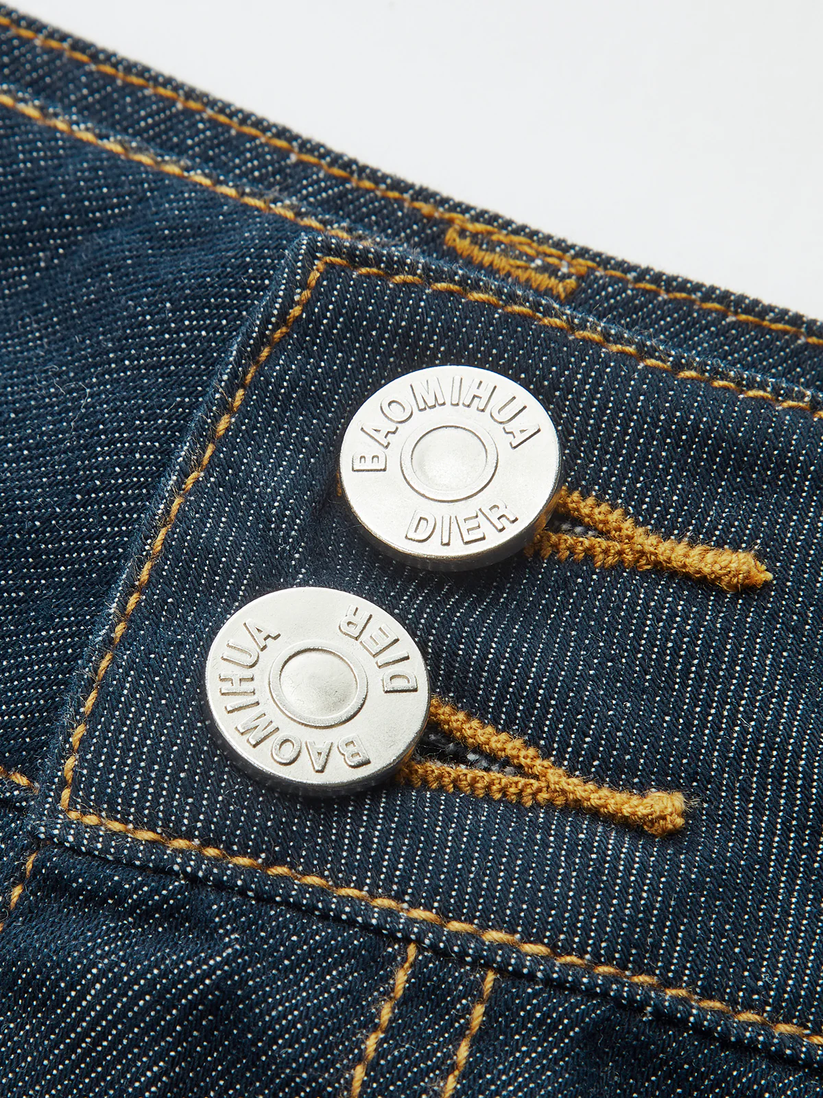 Mid-Waist Pleated Wide-Leg Jeans - Image 3