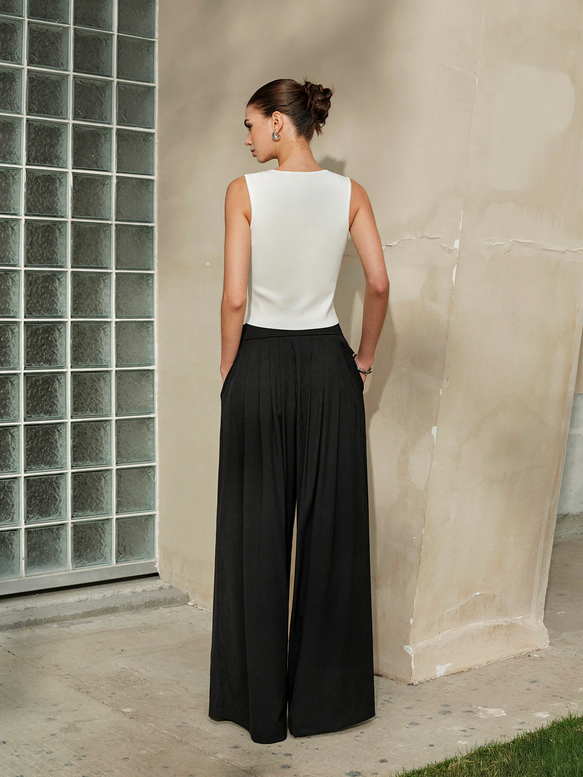 Mid-Waist Pleated Wide Leg Pants - Image 8