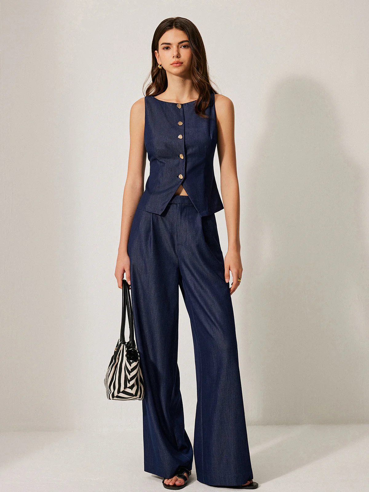 Mid-Waist Pocket Detail Pants