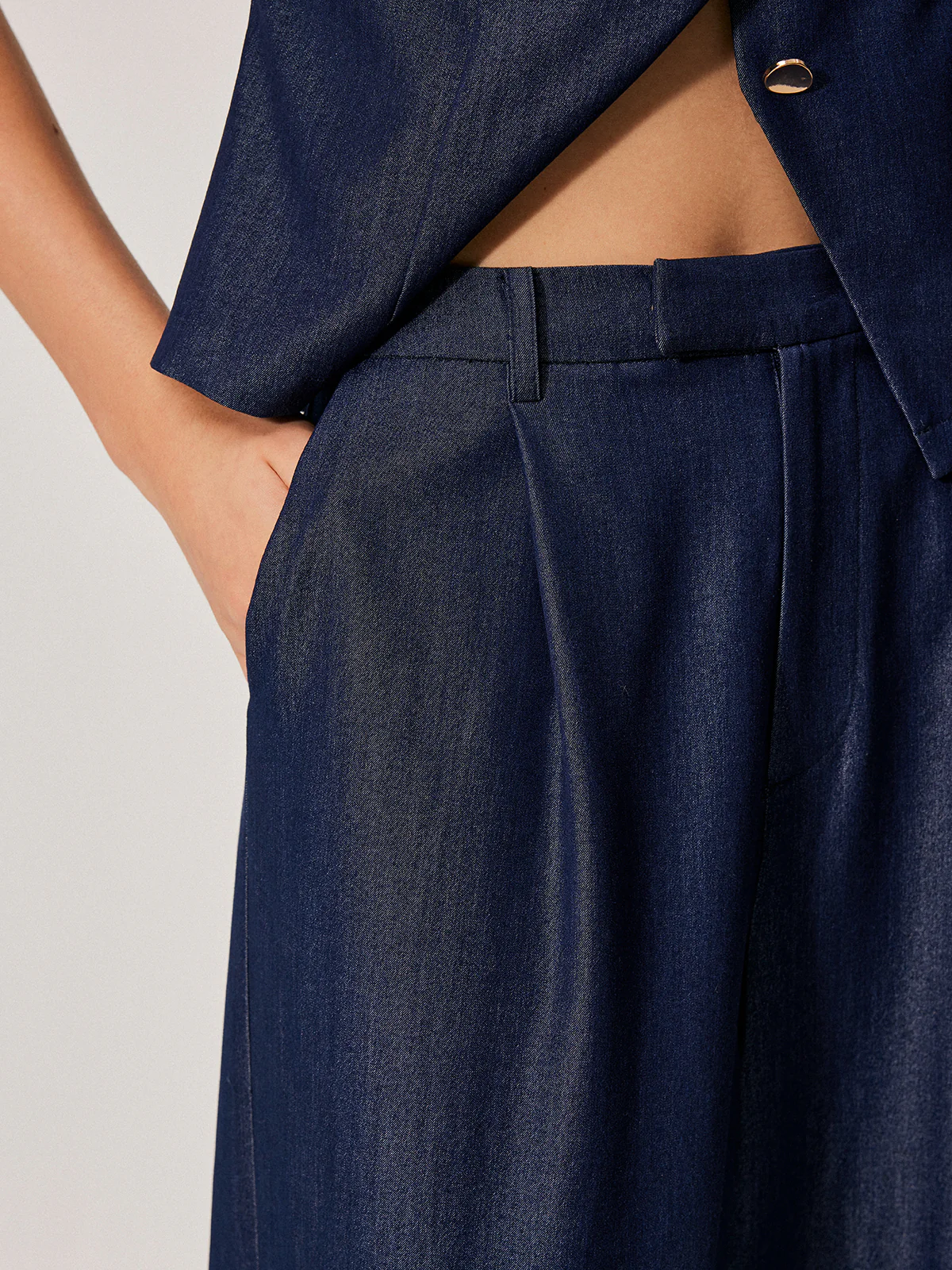 Mid-Waist Pocket Detail Pants - Image 5