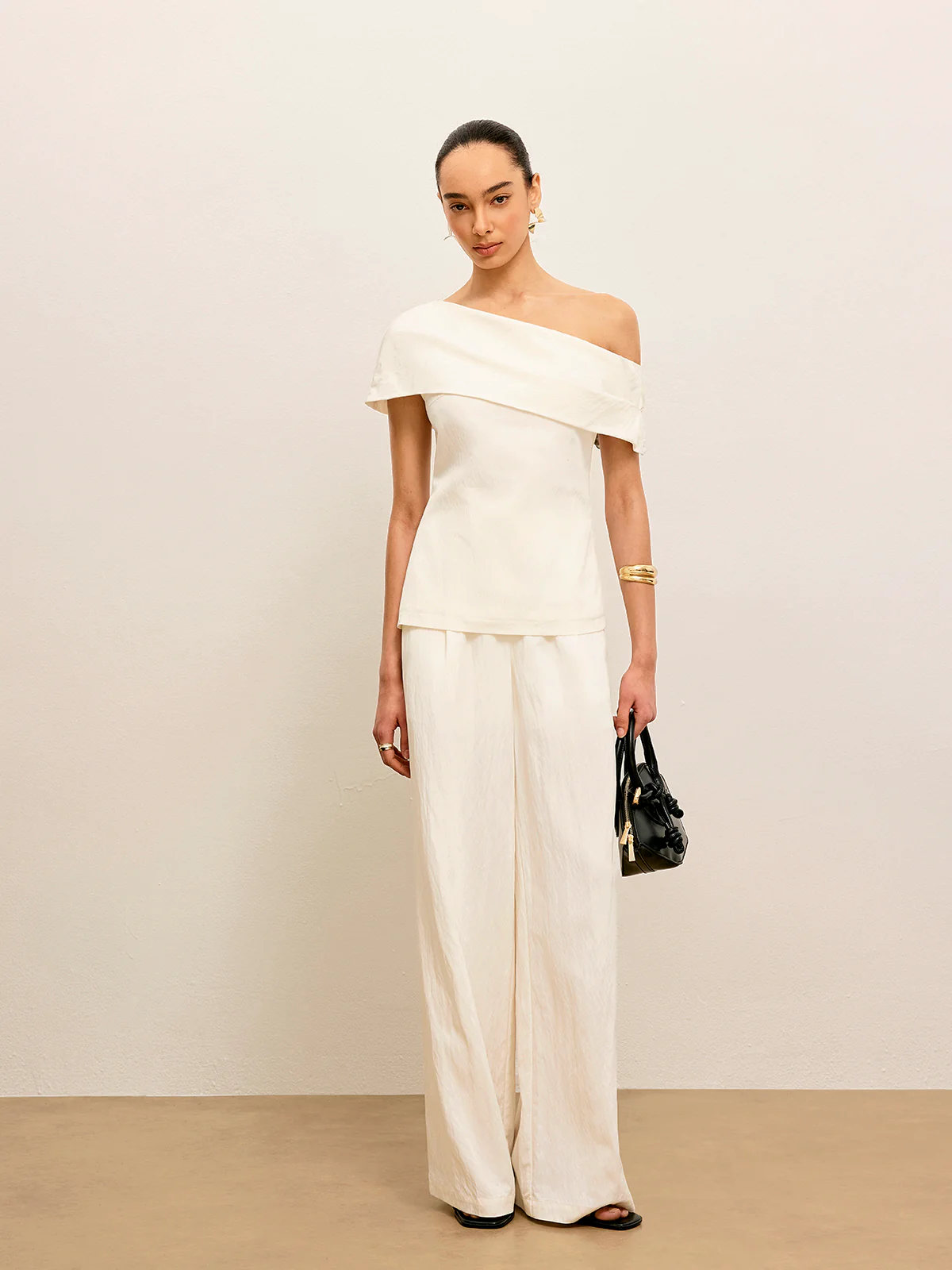 Mid-Waist Pocket Detail Pants
