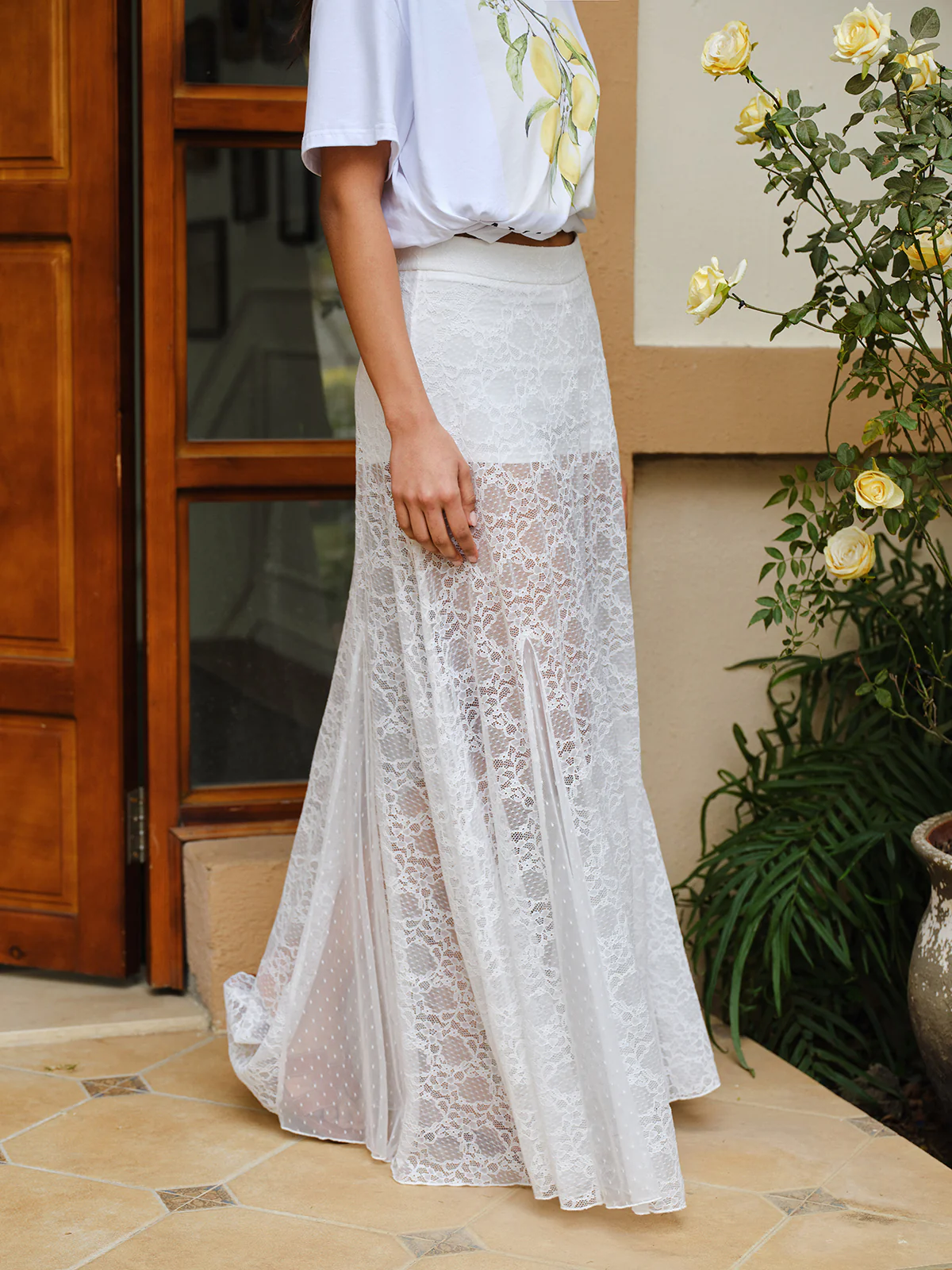 Mid-Waist Semi-Sheer Lace Skirt - Image 3