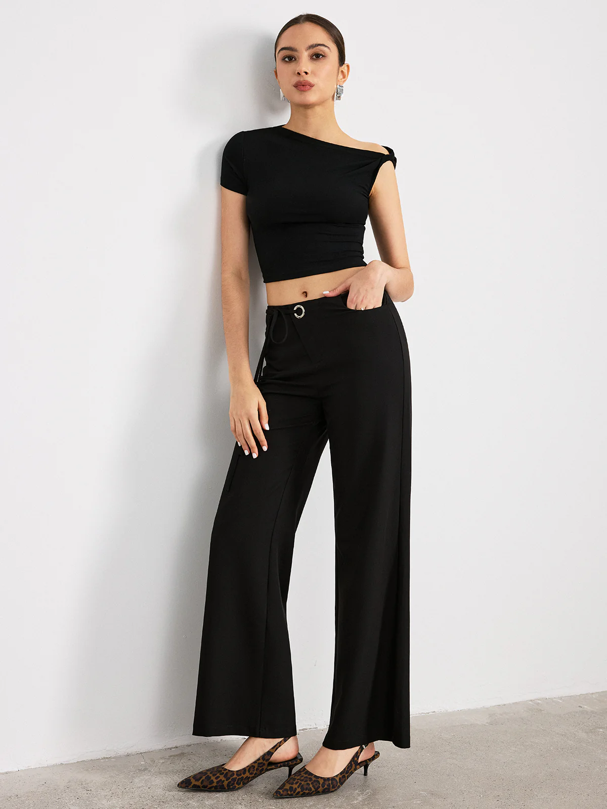 Mid-Waist Straight-Leg Pants - Image 4