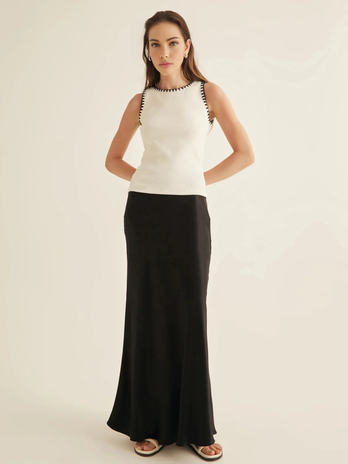 Minimalism Contrast Trim Sweater Vest - Image 3
