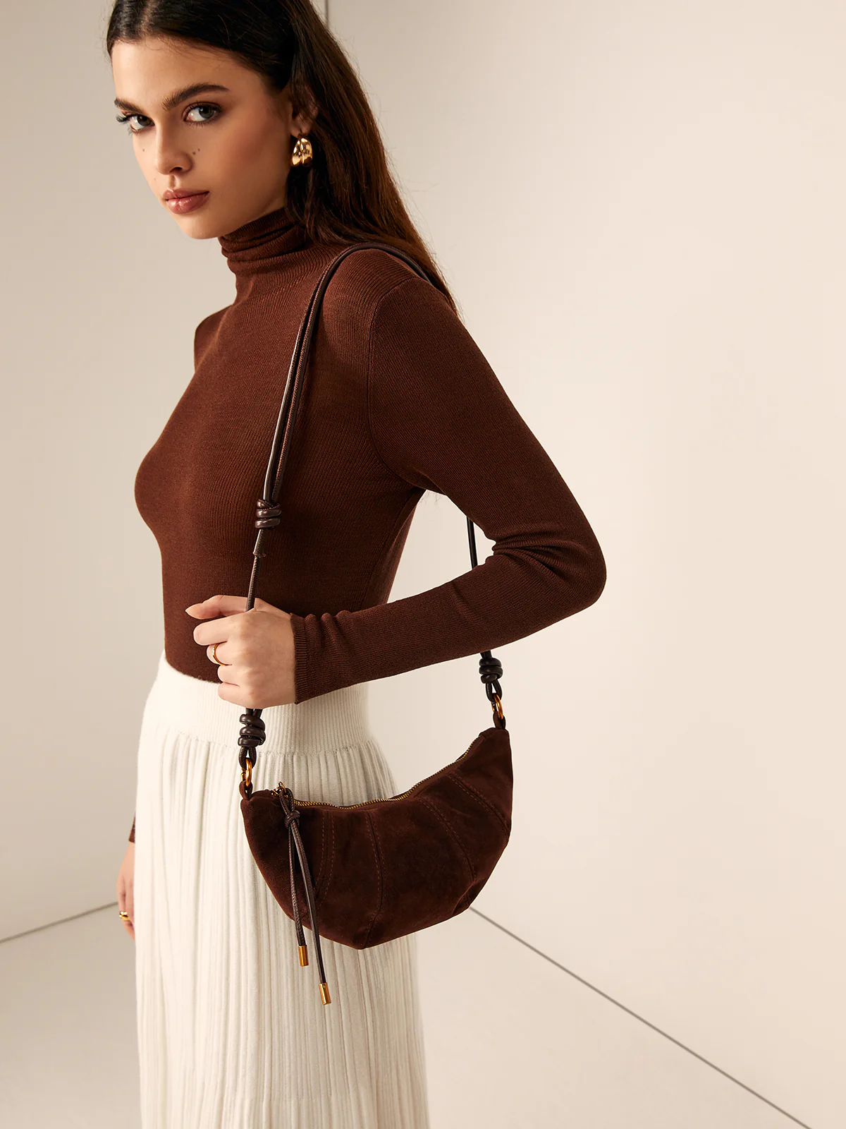 Minimalist Croissant Crossbody Bag - Image 3