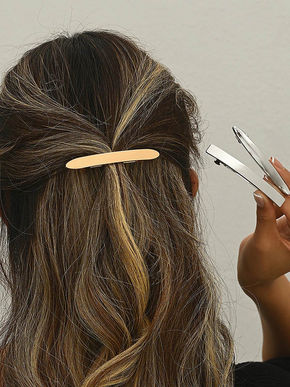 Minimalist Oval Bar Hair Clip - Image 3