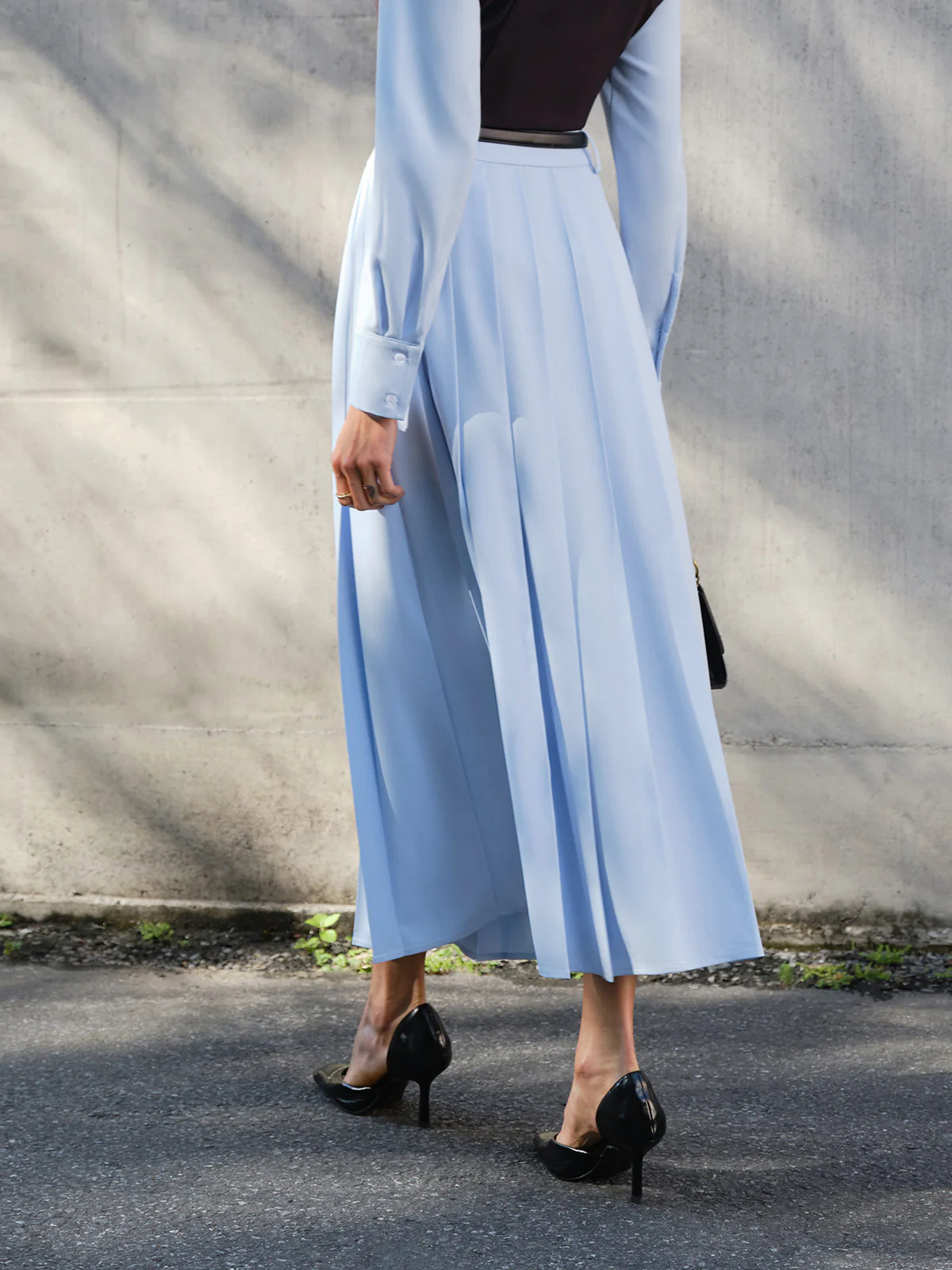 Minimalist Pleated Skirt Without Belt - Image 8