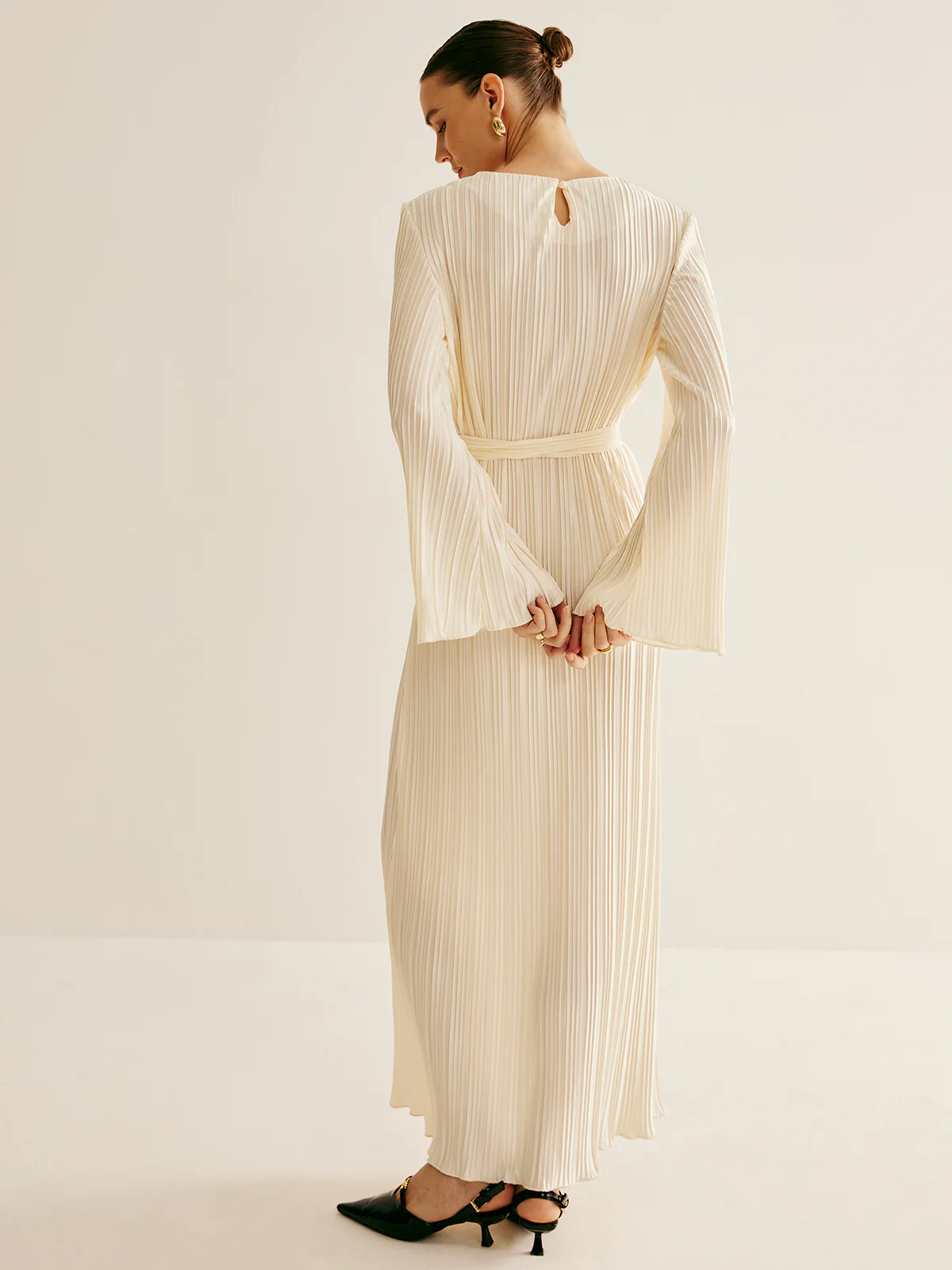 Minimalist Plisse Ruffle Belted Dress - Image 4