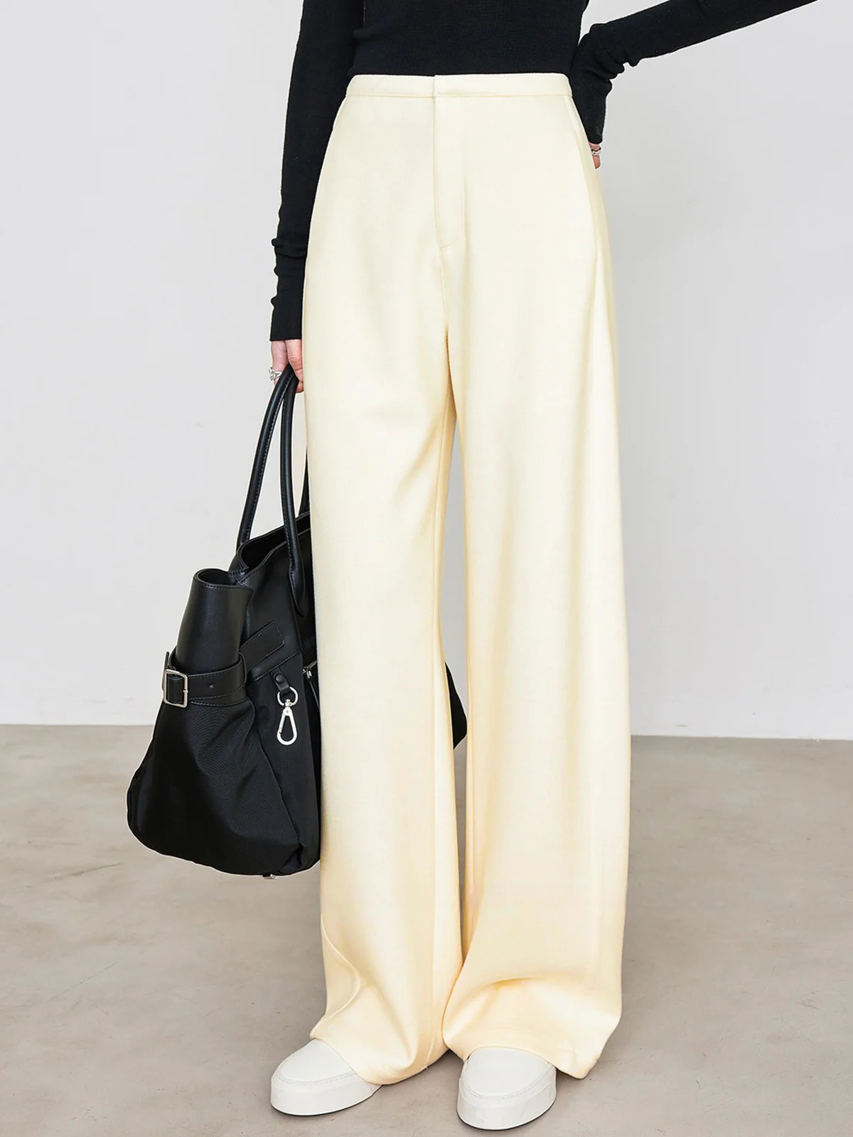Minimalist Pockets Draped Pants - Image 4