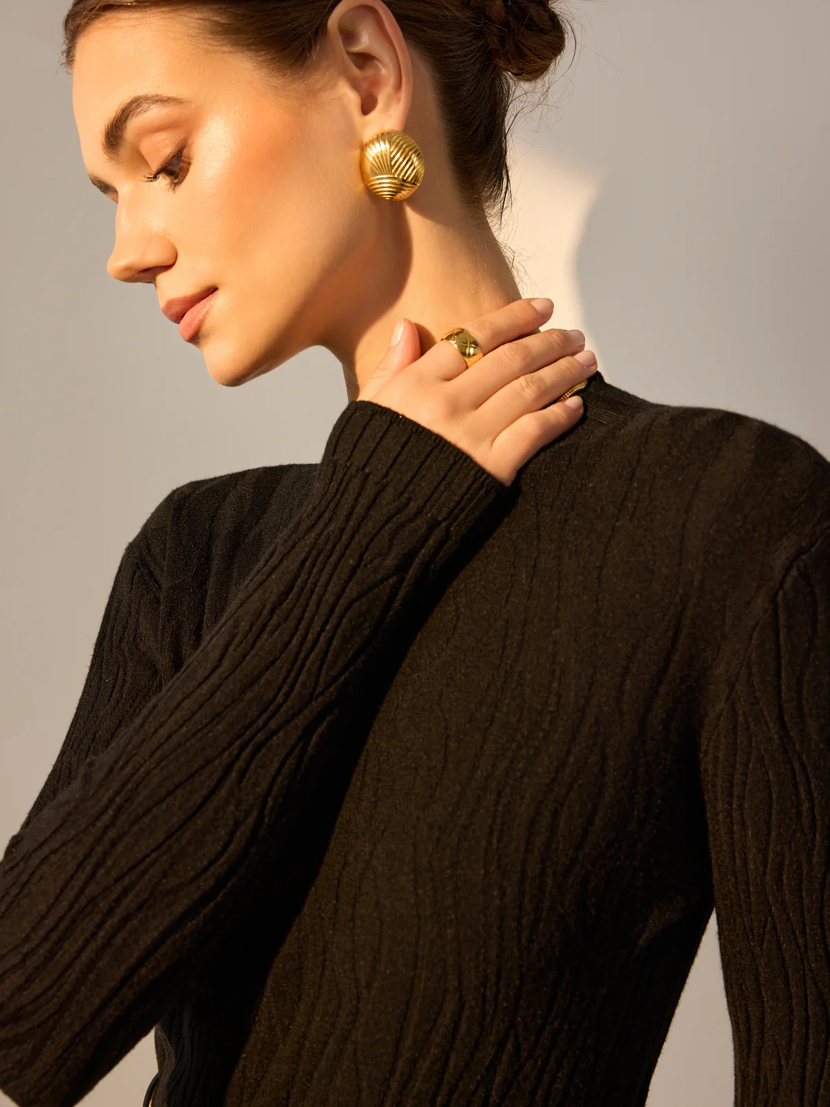 Minimalist Slim Plisse Knit Top - Image 5