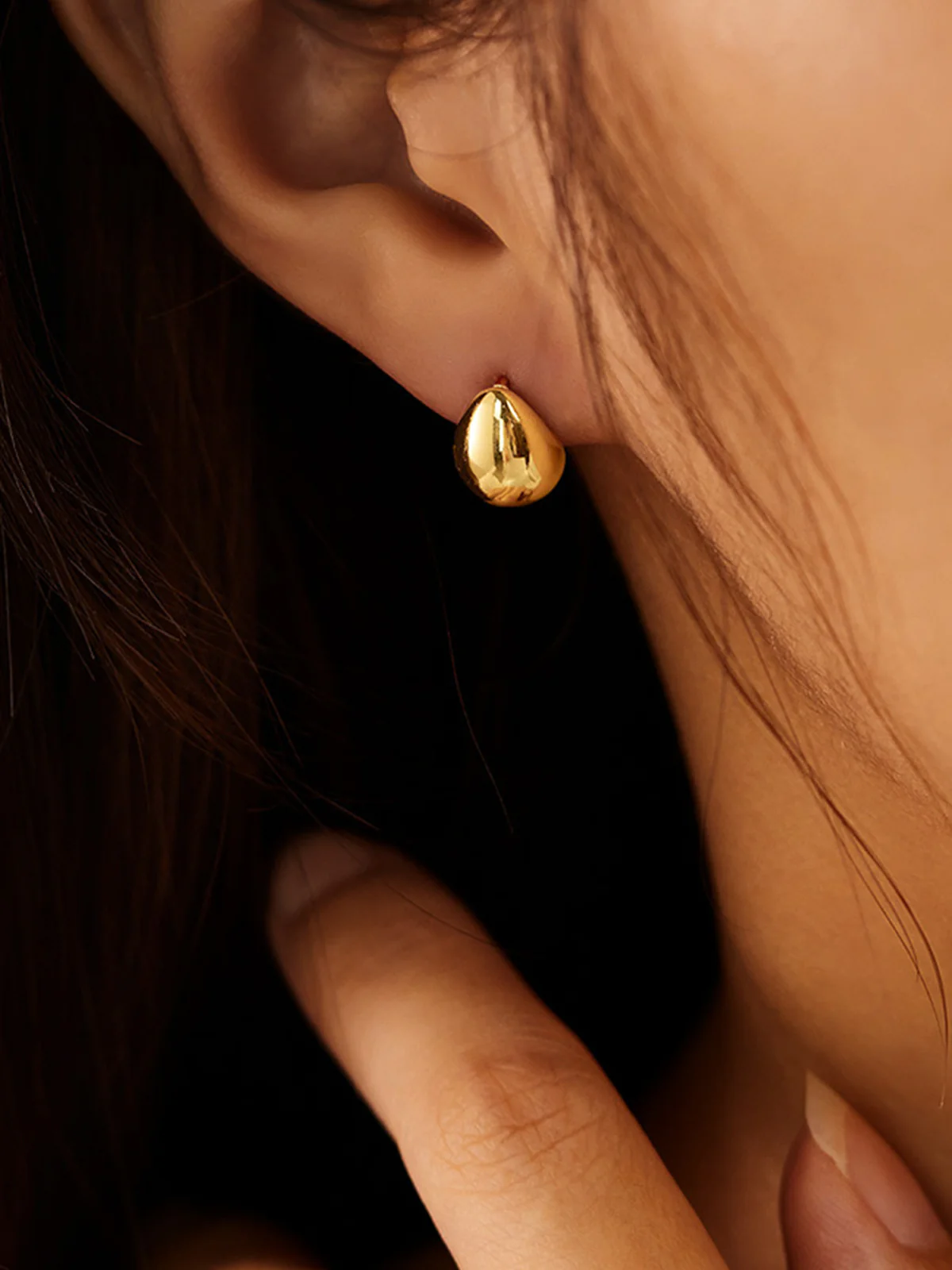 Minimalist Teardrop Stud Earrings - Image 3
