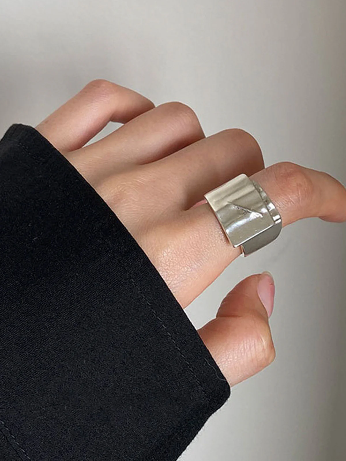 Minimalist Tunnel Open Ring - Image 3