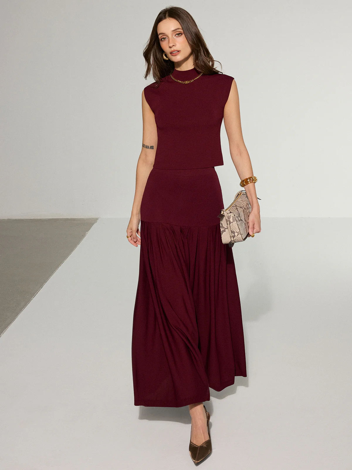 Mock Neck Sleeveless Top and Pleated Midi Skirt Set - Image 7