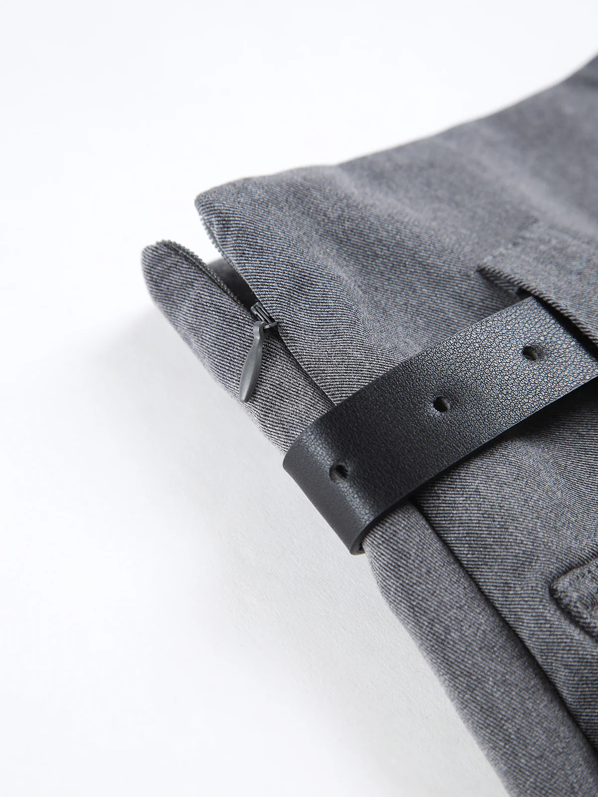 Modern Academia Belted Zippered Mini Skirt - Image 4