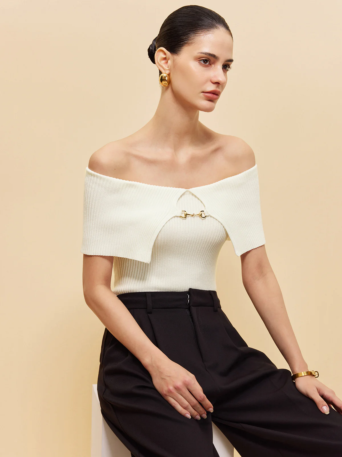 Off-Shoulder Chain Detail Ribbed Knit Top - Image 6