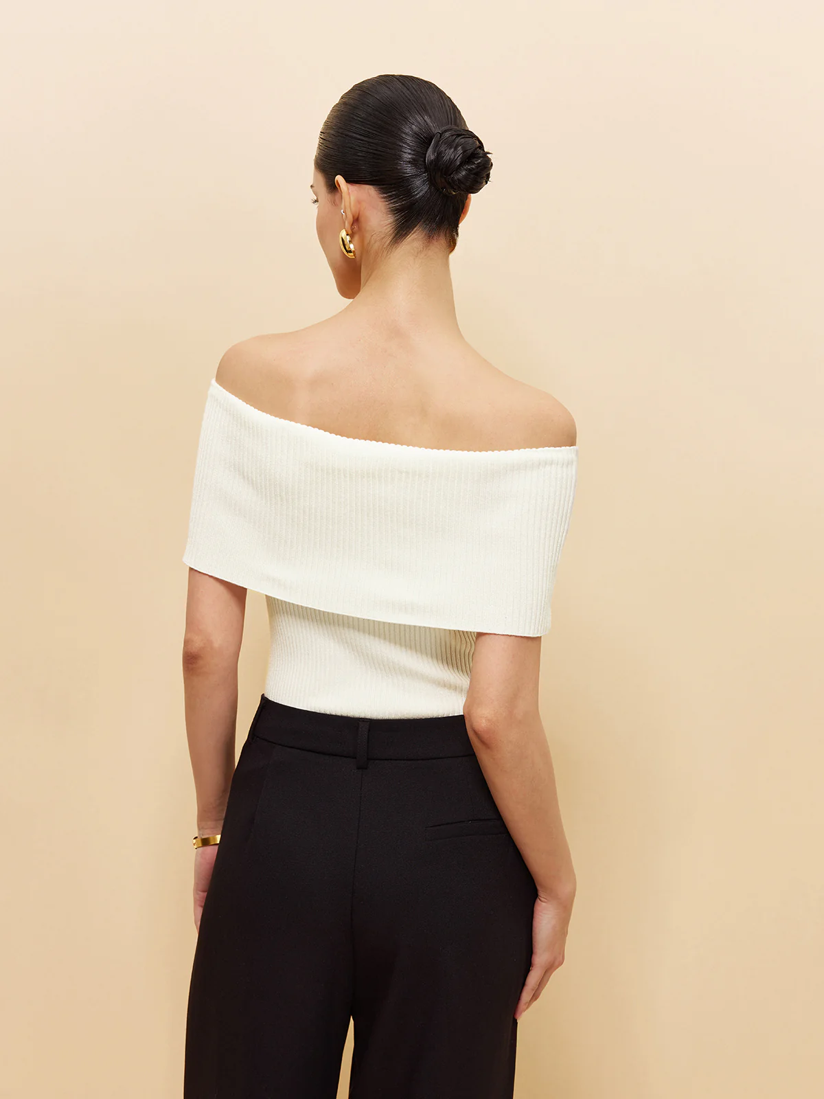 Off-Shoulder Chain Detail Ribbed Knit Top - Image 7