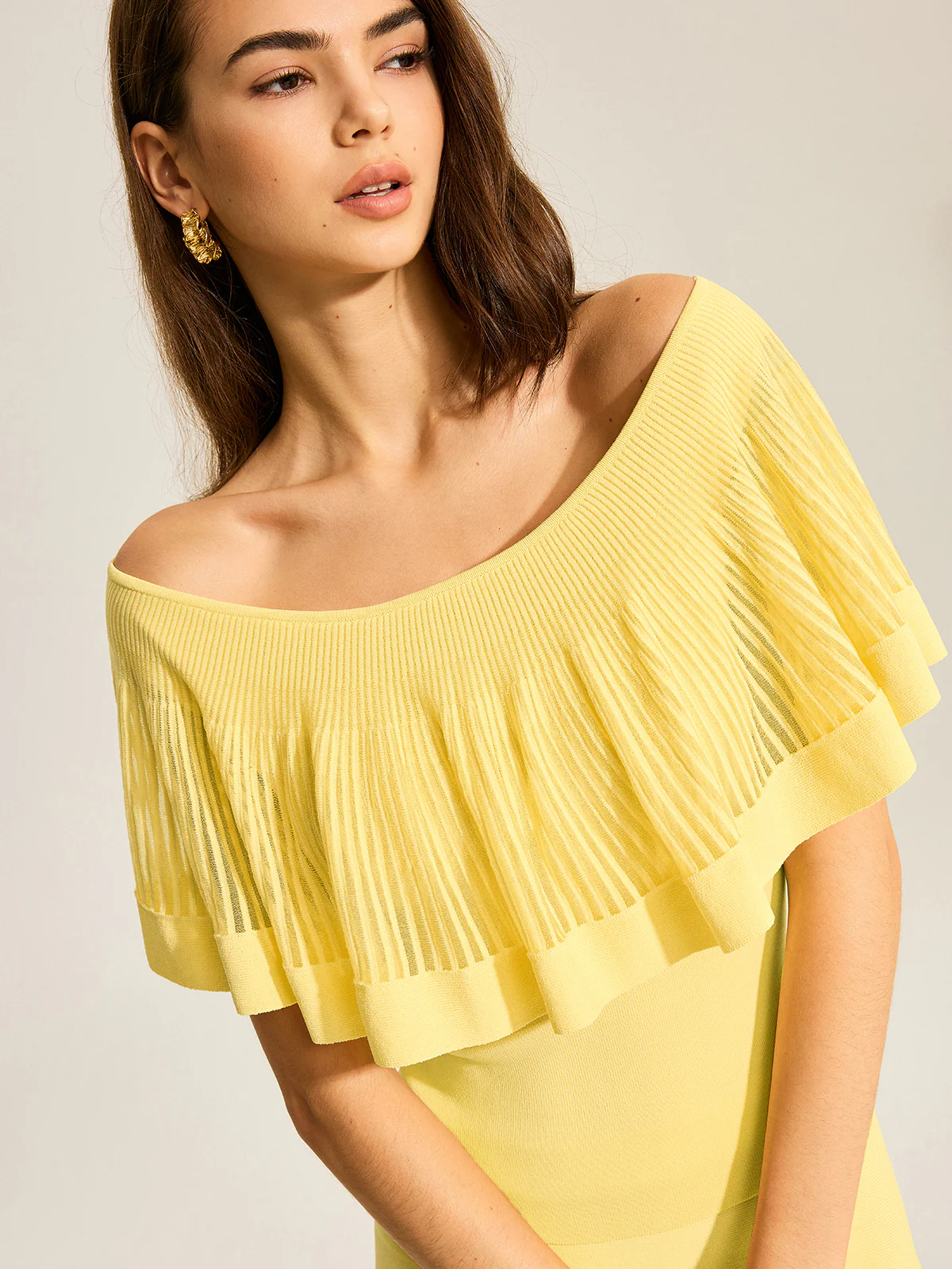 Off-Shoulder Knit Top With Trimmed Ruffles - Image 3