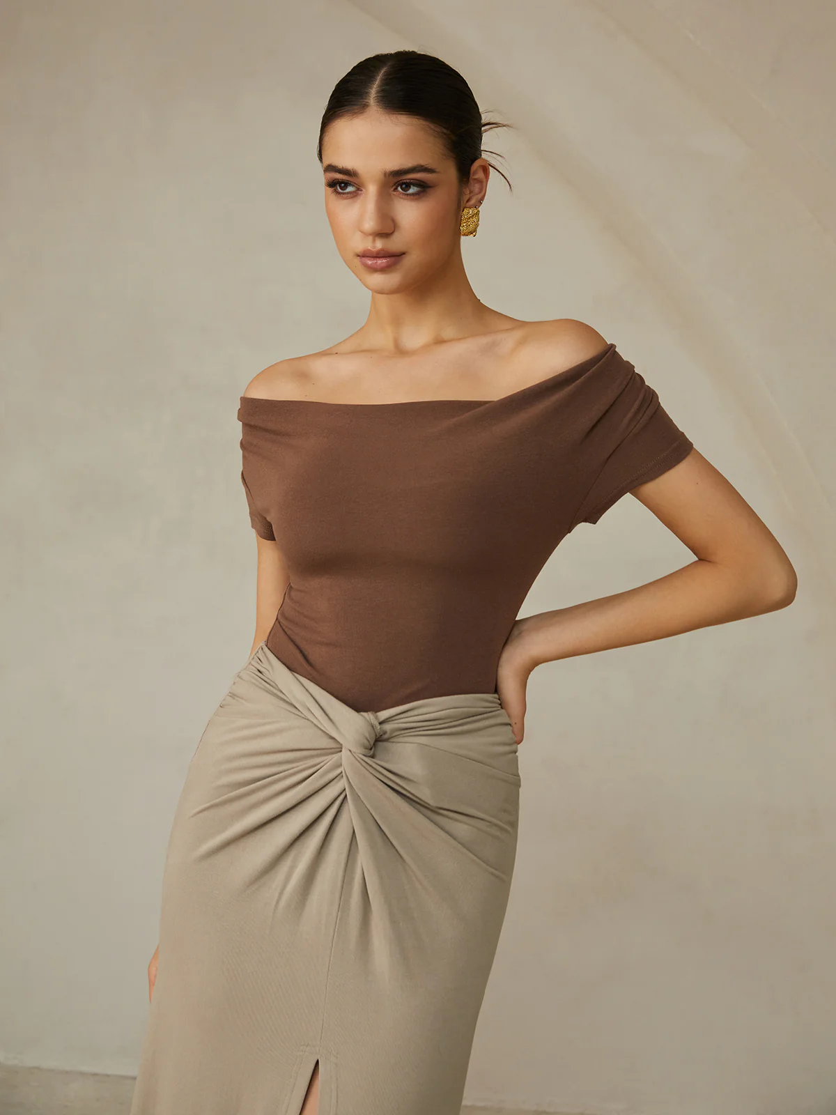 Off-Shoulder Pleated T-Shirt - Image 3