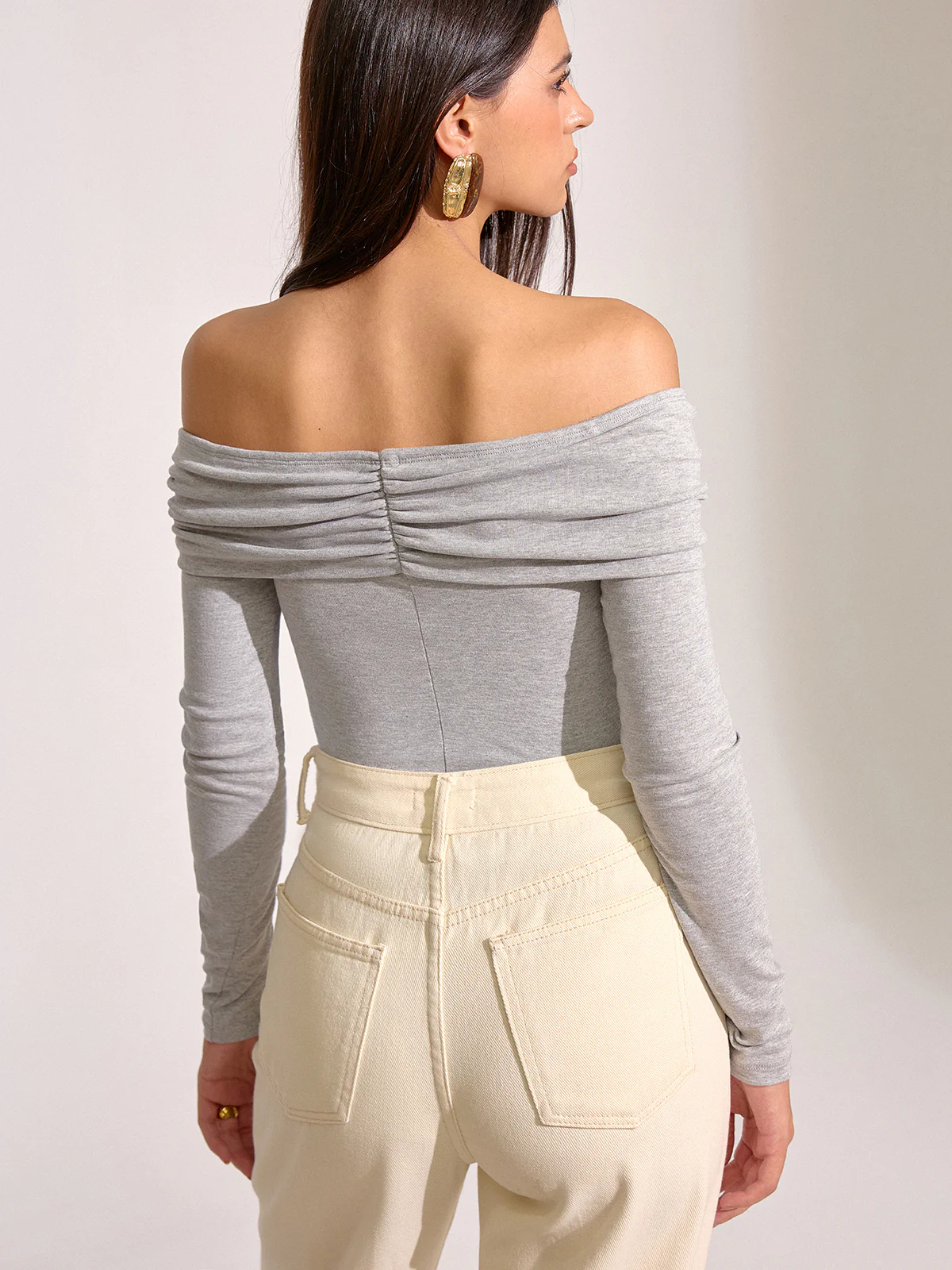 Off-Shoulder Ruched Long Sleeve T-Shirt - Image 4