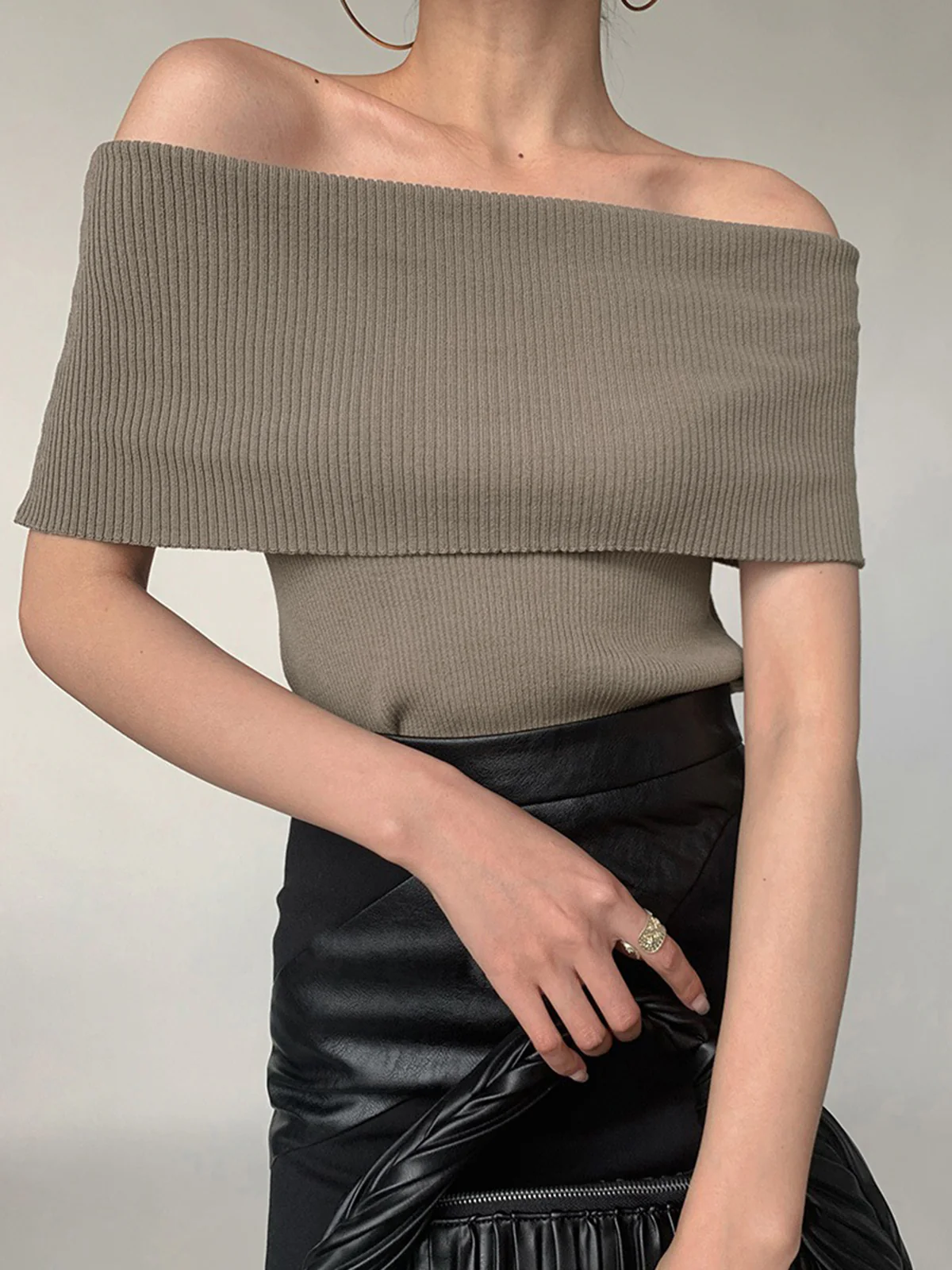 Off-Shoulder Stretch Knit Top - Image 4